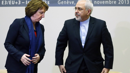 Cao ủy Đối ngoại EU Catherine Ashton (trái) và  Ngoại trưởng Iran Mohammad Javad Zarif tại cuộc đàm phán ở Geneva.